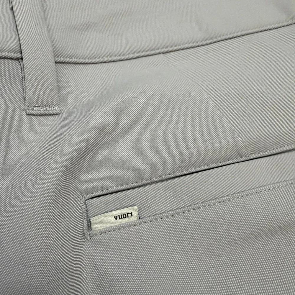 Vuori Cascade Tech Chino Pants Mens 34x31 Light Grey Performance Golf V427